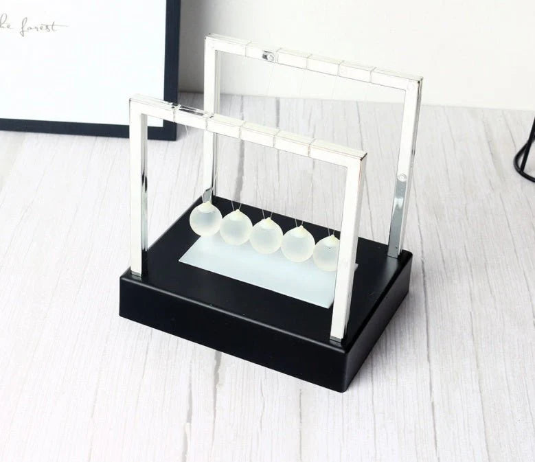 Newtons Cradle LED Light Up