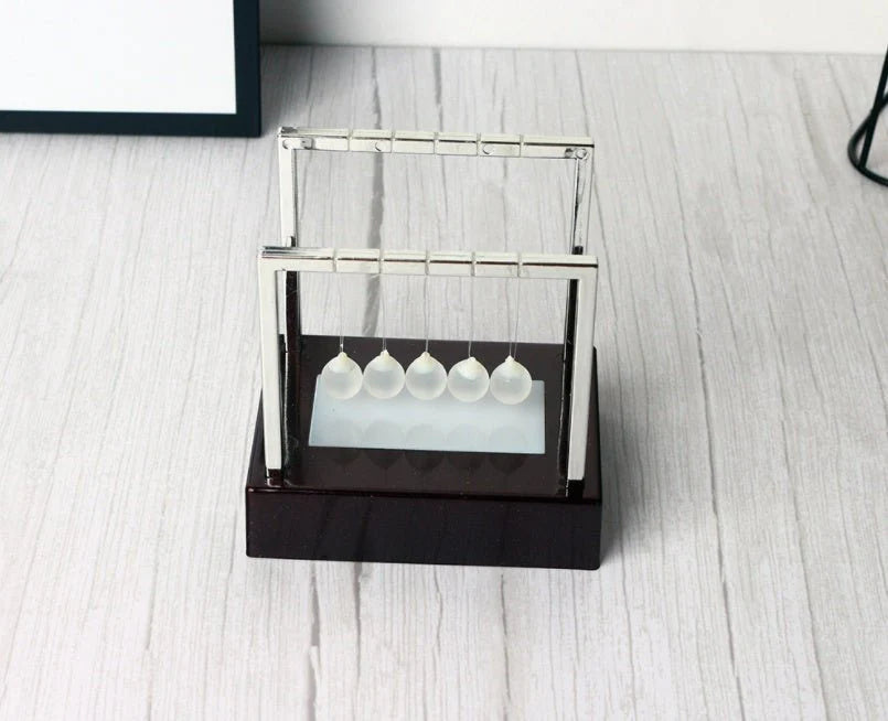 Newtons Cradle LED Light Up